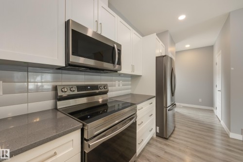2 12014 92 Street, Edmonton, AB - Indoor Photo Showing Kitchen