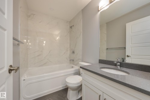 2 12014 92 Street, Edmonton, AB - Indoor Photo Showing Bathroom