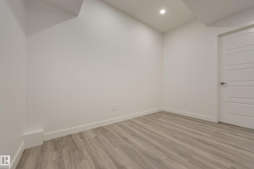 2 12014 92 Street, Edmonton, AB - Indoor Photo Showing Other Room