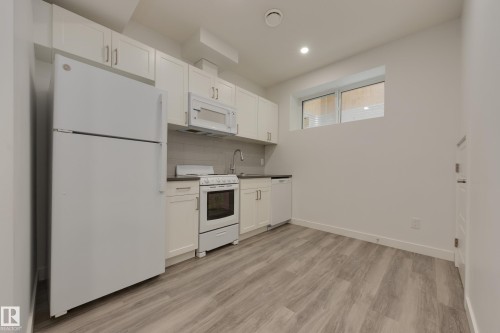 2 12014 92 Street, Edmonton, AB - Indoor Photo Showing Kitchen