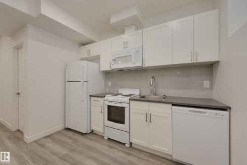 2 12014 92 Street, Edmonton, AB - Indoor Photo Showing Kitchen