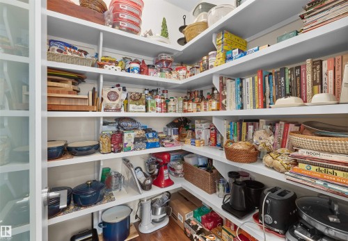 3407 Watson Place, Edmonton, AB - Indoor With Storage