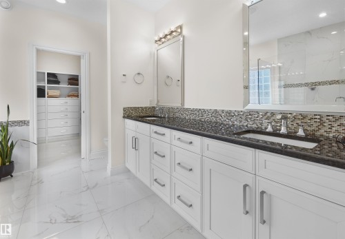 3407 Watson Place, Edmonton, AB - Indoor Photo Showing Bathroom