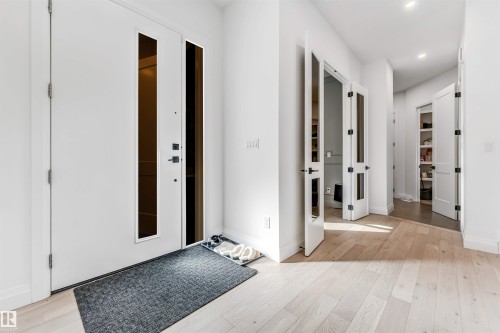 6464 Elston Loop, Edmonton, AB - Indoor Photo Showing Other Room