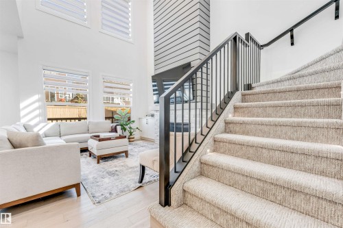 6464 Elston Loop, Edmonton, AB - Indoor