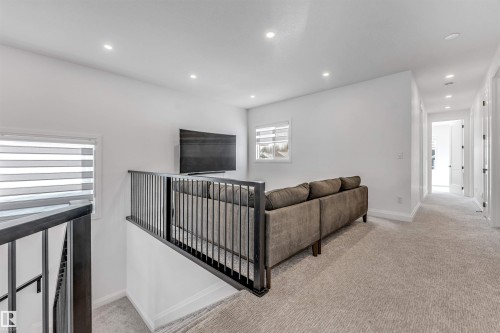 6464 Elston Loop, Edmonton, AB - Indoor Photo Showing Other Room