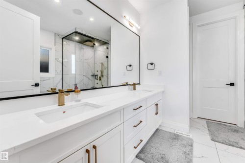 6464 Elston Loop, Edmonton, AB - Indoor Photo Showing Bathroom