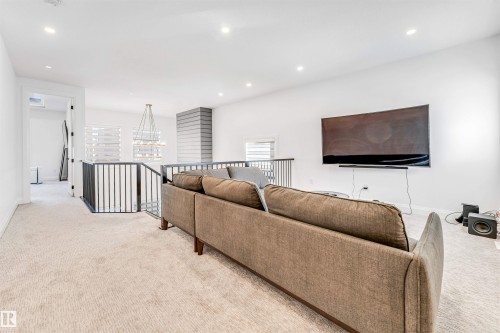 6464 Elston Loop, Edmonton, AB - Indoor