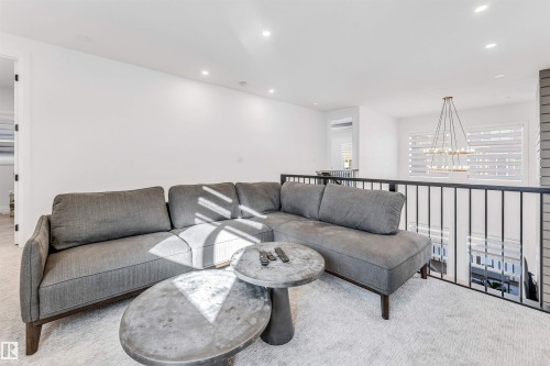 6464 Elston Loop, Edmonton, AB - Indoor Photo Showing Living Room