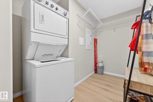 7126 7327 South Terwillegar Drive, Edmonton, AB - Indoor Photo Showing Laundry Room