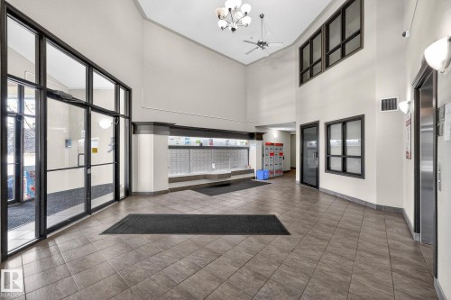 7126 7327 South Terwillegar Drive, Edmonton, AB - Indoor Photo Showing Other Room