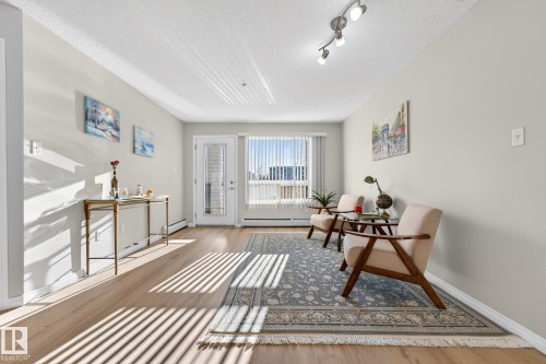 7126 7327 South Terwillegar Drive, Edmonton, AB - Indoor