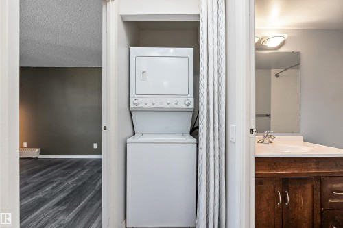 901 10145 109 Street, Edmonton, AB - Indoor Photo Showing Laundry Room