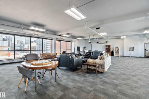 901 10145 109 Street, Edmonton, AB - Indoor