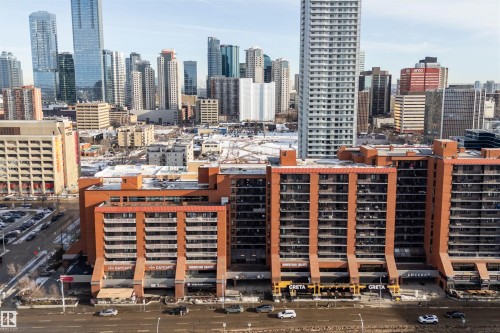 901 10145 109 Street, Edmonton, AB - Outdoor