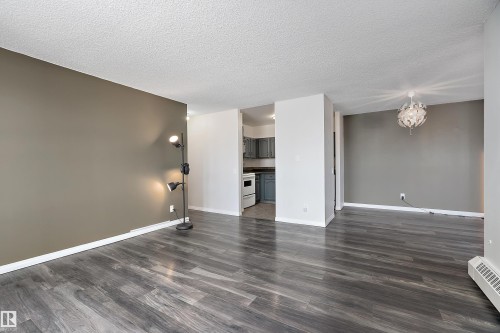 901 10145 109 Street, Edmonton, AB - Indoor