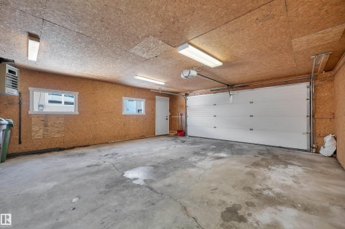 5 Larose Drive, St. Albert, AB - Indoor Photo Showing Garage