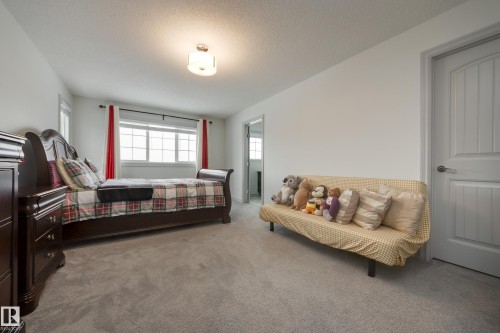 1717 Dumont Crescent, Edmonton, AB - Indoor Photo Showing Bedroom