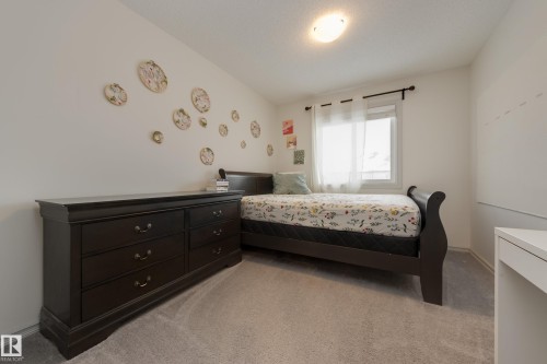 1717 Dumont Crescent, Edmonton, AB - Indoor Photo Showing Bedroom
