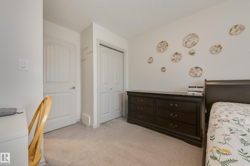1717 Dumont Crescent, Edmonton, AB - Indoor Photo Showing Bedroom