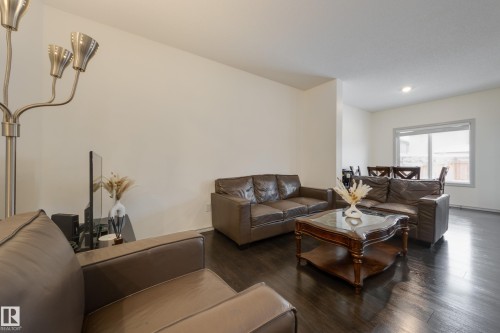 1717 Dumont Crescent, Edmonton, AB - Indoor Photo Showing Living Room