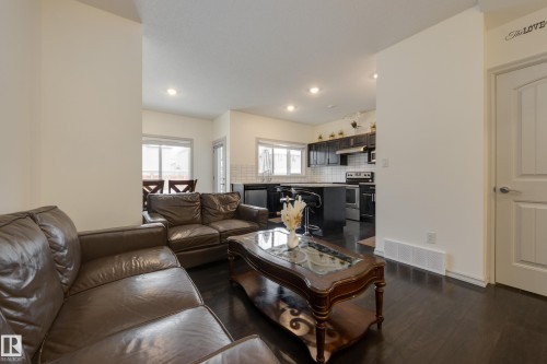 1717 Dumont Crescent, Edmonton, AB - Indoor Photo Showing Living Room