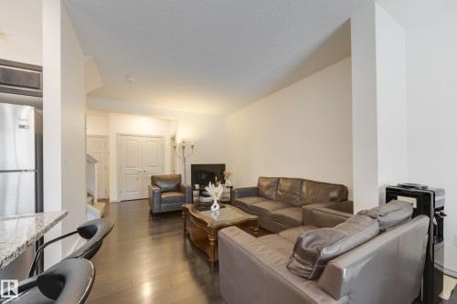 1717 Dumont Crescent, Edmonton, AB - Indoor Photo Showing Living Room