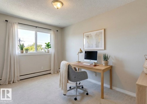 402 10330 113 Street, Edmonton, AB - Indoor Photo Showing Office