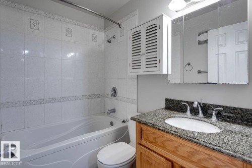 402 10330 113 Street, Edmonton, AB - Indoor Photo Showing Bathroom