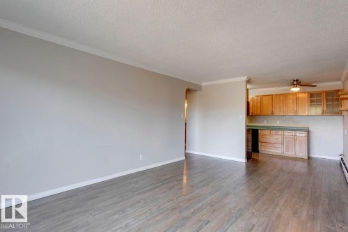 402 10330 113 Street, Edmonton, AB - Indoor Photo Showing Kitchen