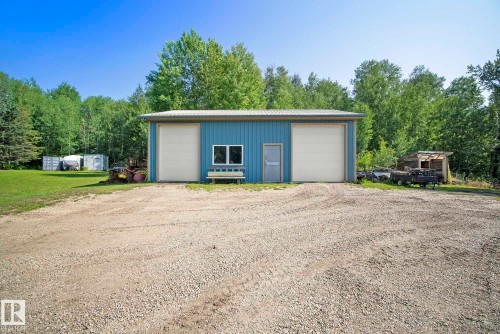 4518 LAKESHORE Road  Rural Parkland County, AB T0E 2K0