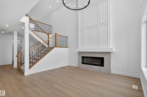 16512 34 Avenue, Edmonton, AB - Indoor With Fireplace