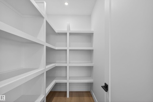 16512 34 Avenue, Edmonton, AB - Indoor With Storage