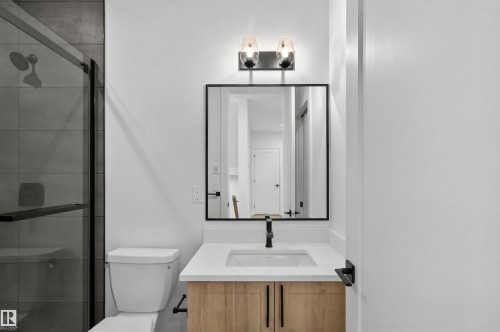 16512 34 Avenue, Edmonton, AB - Indoor Photo Showing Bathroom