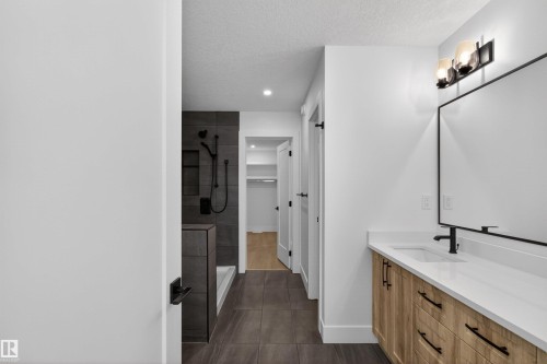 16512 34 Avenue, Edmonton, AB - Indoor Photo Showing Bathroom