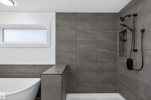 16512 34 Avenue, Edmonton, AB - Indoor Photo Showing Bathroom