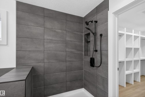 16512 34 Avenue, Edmonton, AB - Indoor Photo Showing Bathroom