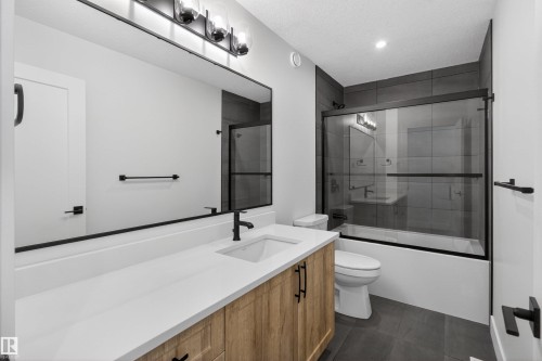 16512 34 Avenue, Edmonton, AB - Indoor Photo Showing Bathroom