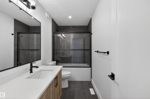 16512 34 Avenue, Edmonton, AB - Indoor Photo Showing Bathroom