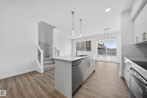8515 181 Avenue, Edmonton, AB - Indoor Photo Showing Kitchen With Upgraded Kitchen