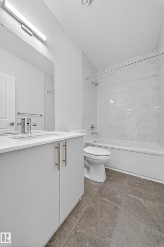 8515 181 Avenue, Edmonton, AB - Indoor Photo Showing Bathroom