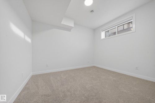 8515 181 Avenue, Edmonton, AB - Indoor Photo Showing Other Room