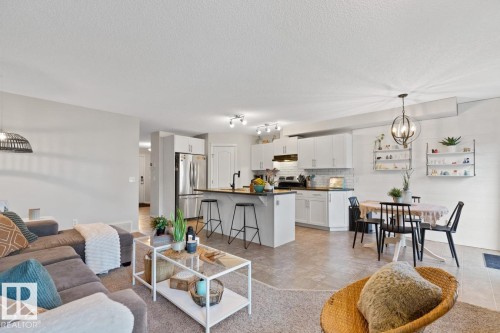 3124 16 Avenue, Edmonton, AB - Indoor Photo Showing Living Room