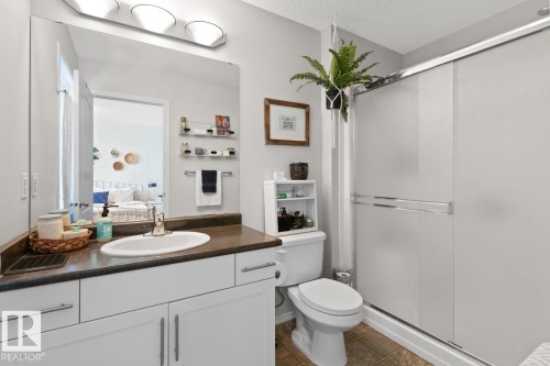 3124 16 Avenue, Edmonton, AB - Indoor Photo Showing Bathroom