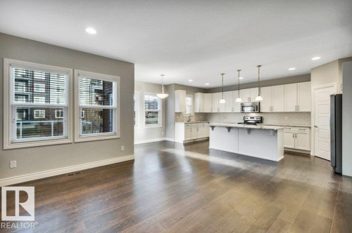 728 43 Avenue, Edmonton, AB - Indoor Photo Showing Kitchen With Upgraded Kitchen