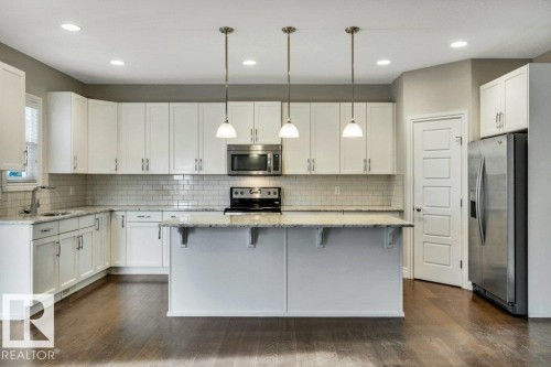 728 43 Avenue, Edmonton, AB - Indoor Photo Showing Kitchen With Upgraded Kitchen