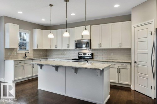 728 43 Avenue, Edmonton, AB - Indoor Photo Showing Kitchen With Upgraded Kitchen