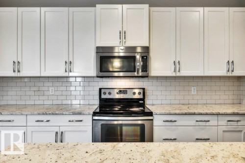 728 43 Avenue, Edmonton, AB - Indoor Photo Showing Kitchen With Upgraded Kitchen