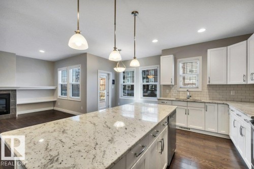 728 43 Avenue, Edmonton, AB - Indoor Photo Showing Kitchen With Upgraded Kitchen