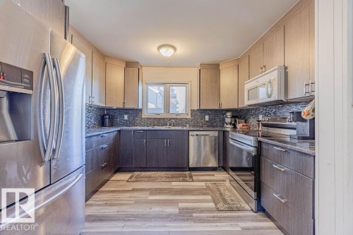 8005 27 Avenue, Edmonton, AB - Indoor Photo Showing Kitchen
